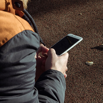 Jak wykorzystać krótkie spacery i mikroprzygody dla lepszej koncentracji